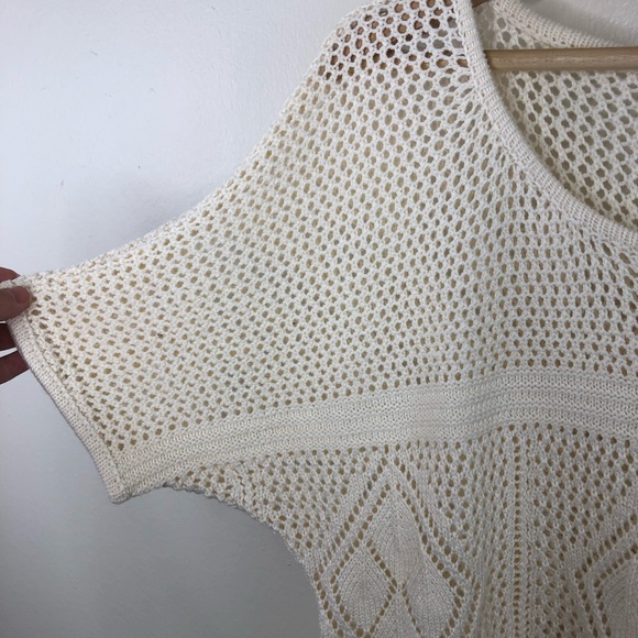 Torrid cream crochet dolman sweater size 00 (10) - Picture 5 of 12
